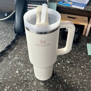 Stanley h2.0 40oz tumbler - cream RARE